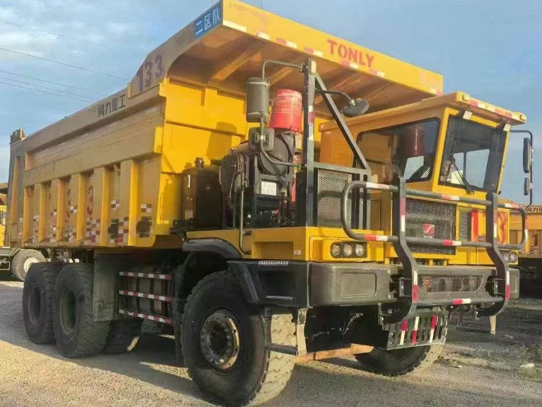 ciężka wywrotka górnicza tonly poza autostradą tl885a 70ton części do ciężarówek górniczych