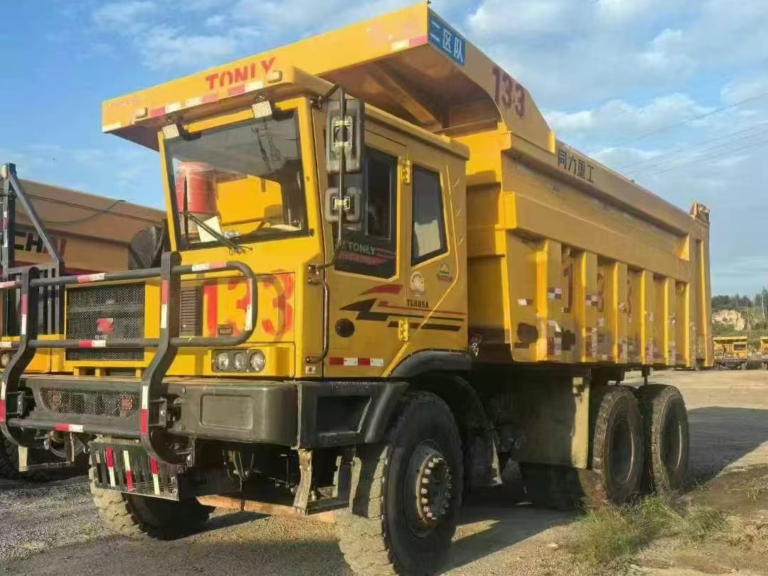 ciężka wywrotka górnicza tonly poza autostradą tl885a 70ton części do ciężarówek górniczych